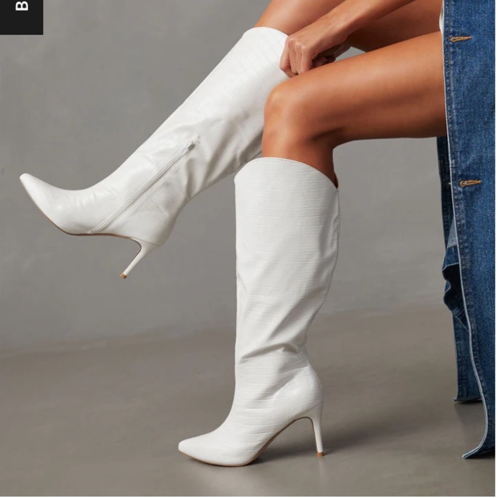 New VICI Shu Shop White Faux Croc Heeled Western Boot Pointed Toe Stiletto 8.5